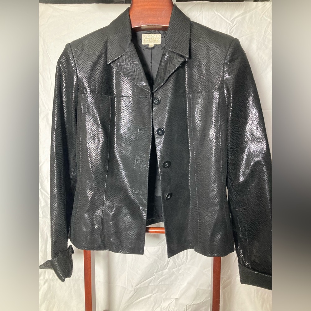 Caché Women’s Black Leather Jacket